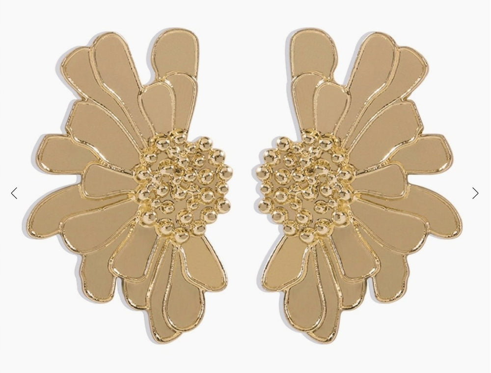 Stunning Gold Daisy Flower Boho Stud Earrings - Fason De Viv