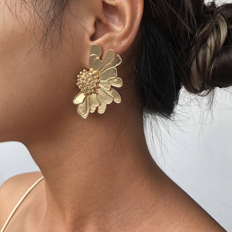 Stunning Gold Daisy Flower Boho Stud Earrings - Fason De Viv
